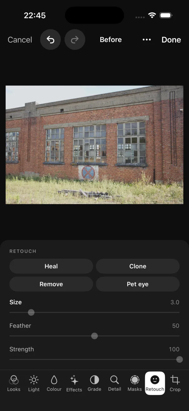 Retouch on the iPhone: Heal, Clone, Remove and Pet eye, with Size, Feather and Strength
