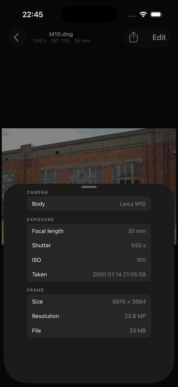 One photograph on the iPhone with what the camera recorded: body, focal length, shutter, ISO and date